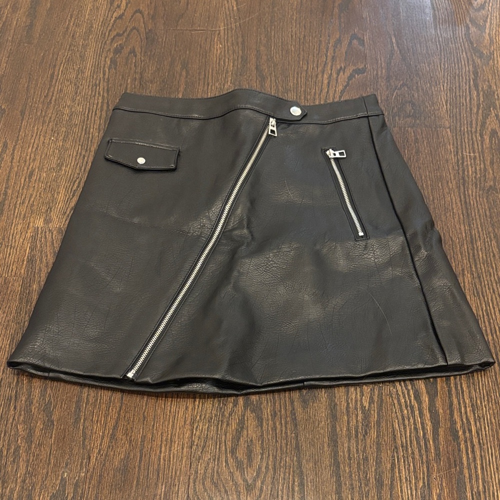 Divided Women’s Black Mini Skirt with Zipper Accents Size 4